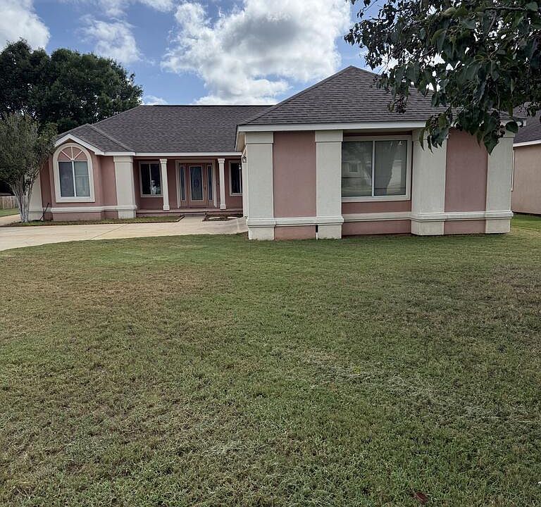 1st image of 121 Villa Rd