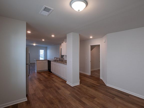 5th image of 661 Penfolds Way