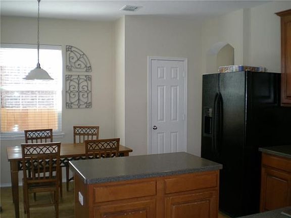 5th image of 429 Niagara Falls Dr