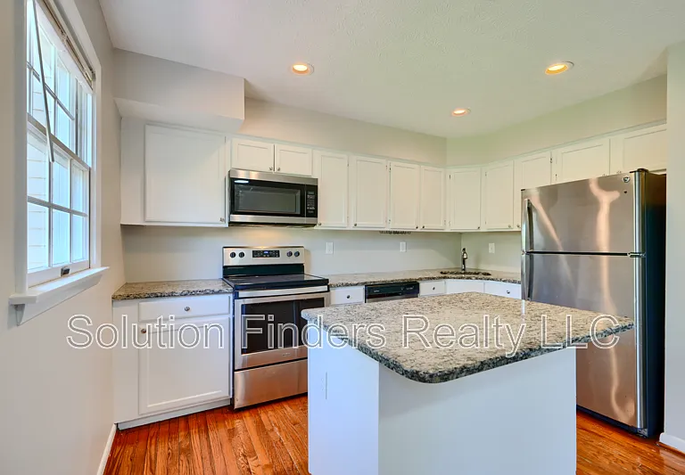 3419 Clairborne Way — Photo 9