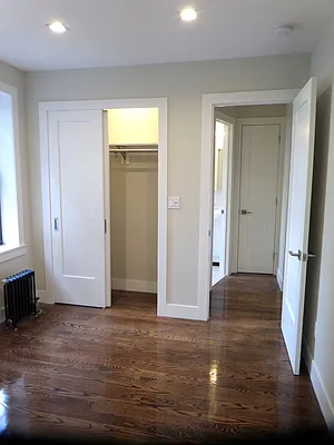 Rented by Vassiliou Group | media 21