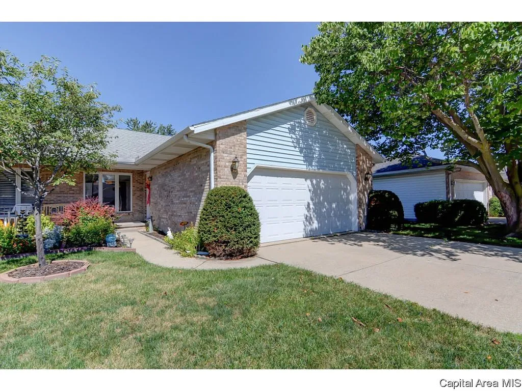 3013 Cameron Dr photo 1
