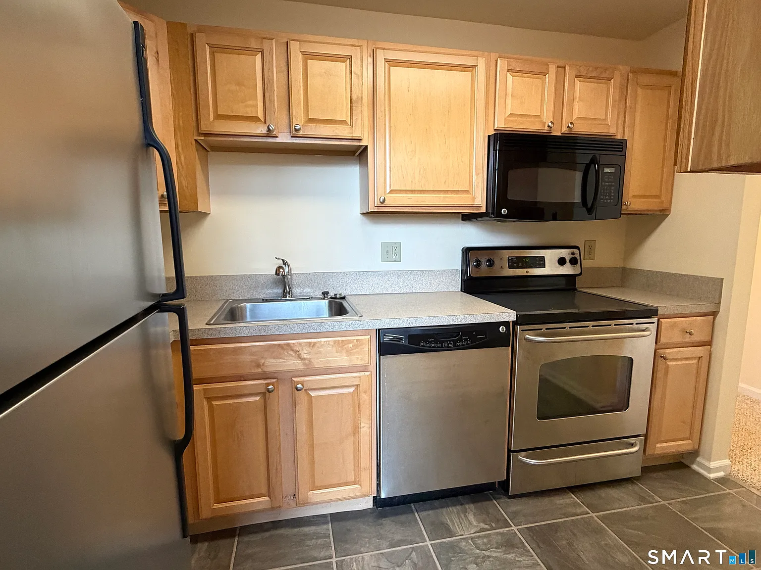 2 bed, 1.0 bath, 945 sqft, $2,600 — Photo 3