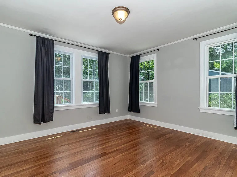 703 Hickman Rd — Photo 15