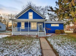 1004 Henry St, Saint Clair, MI 48079