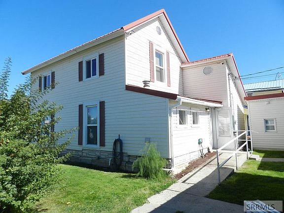 3rd image of 901 Main St