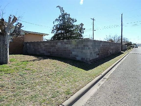 2nd image of 2700 E 11th St