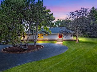 2824 Avenue Loire, Oak Brook, IL 60523