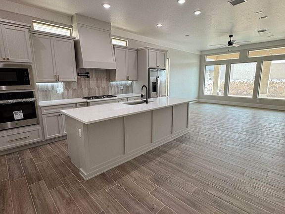 2nd image of 15012 Composition Ave