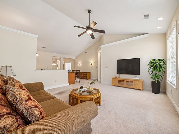 4th image of 1024 Coronet Ln