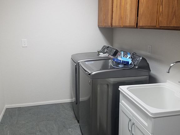 5th image of 731 Tamarack Ln