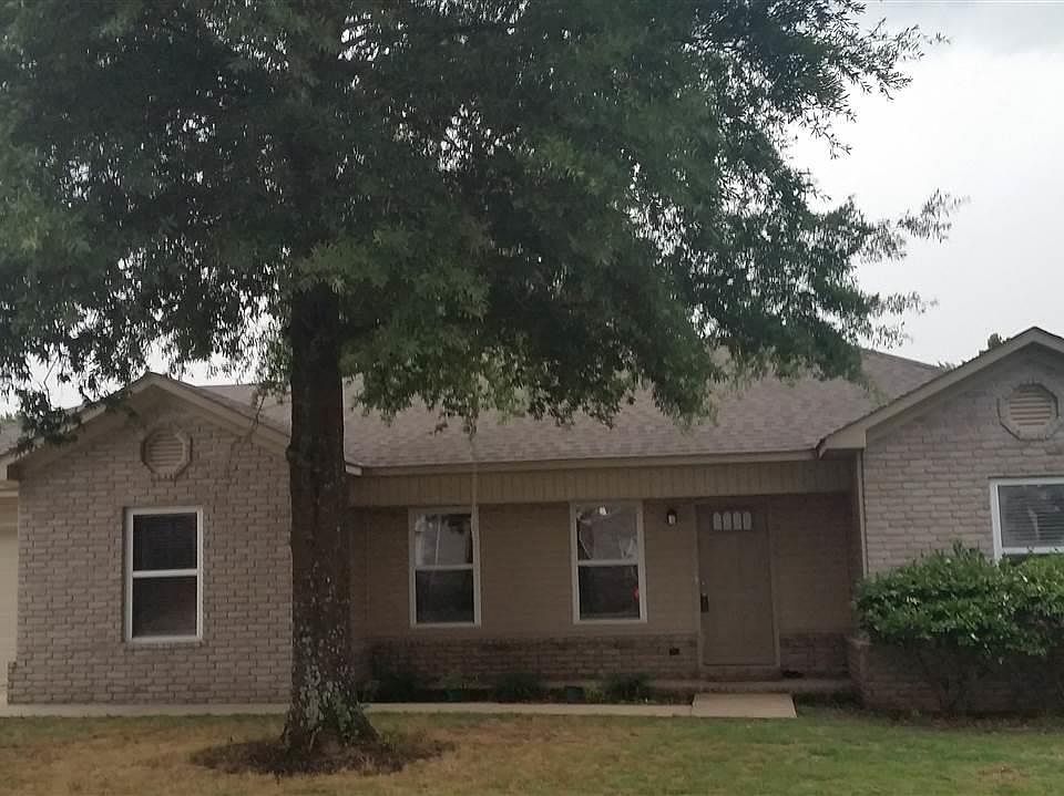 1st image of 121 Sydney Brooke Ln