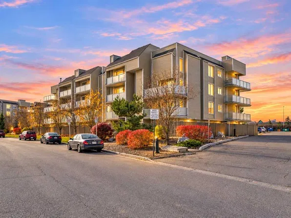 3747 E 42nd St NW #402, Calgary, AB T3A 2W4