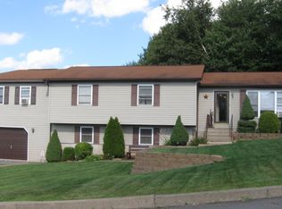 24 Garrison Rd, Hazel Township, PA 18202