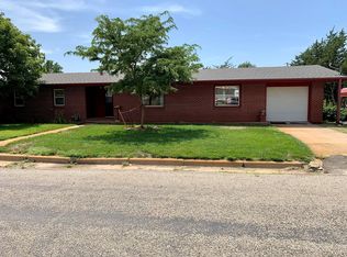 1012 State St, Ellsworth, KS 67439