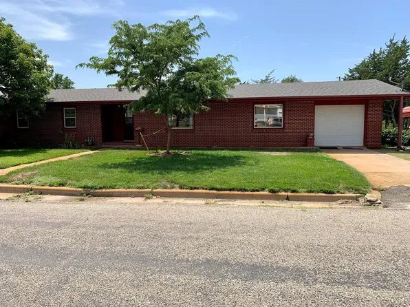 1012 State St, Ellsworth, KS 67439