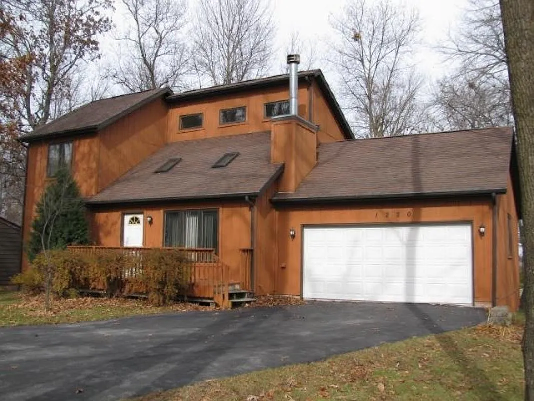 1220 Lake Summerset Rd photo 1