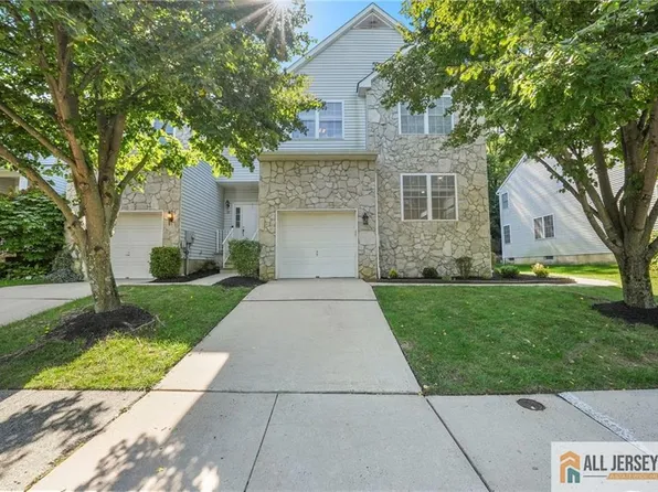21 Sand Hill Ct #9, Monroe Township, NJ 08831