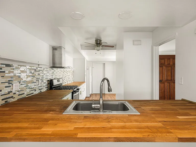 24 Redwood Tree Ln — Photo 15