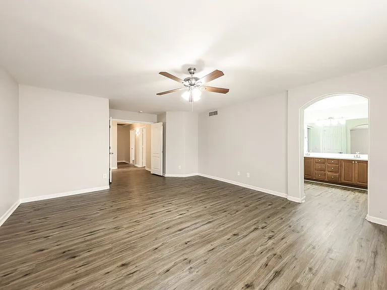 10014 W Irma Ln — Photo 9