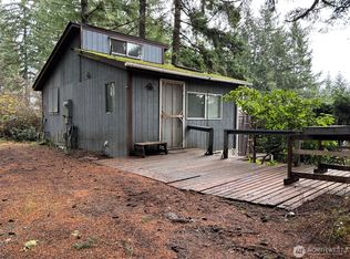 20 NE Saber Dr, Belfair, WA 98528