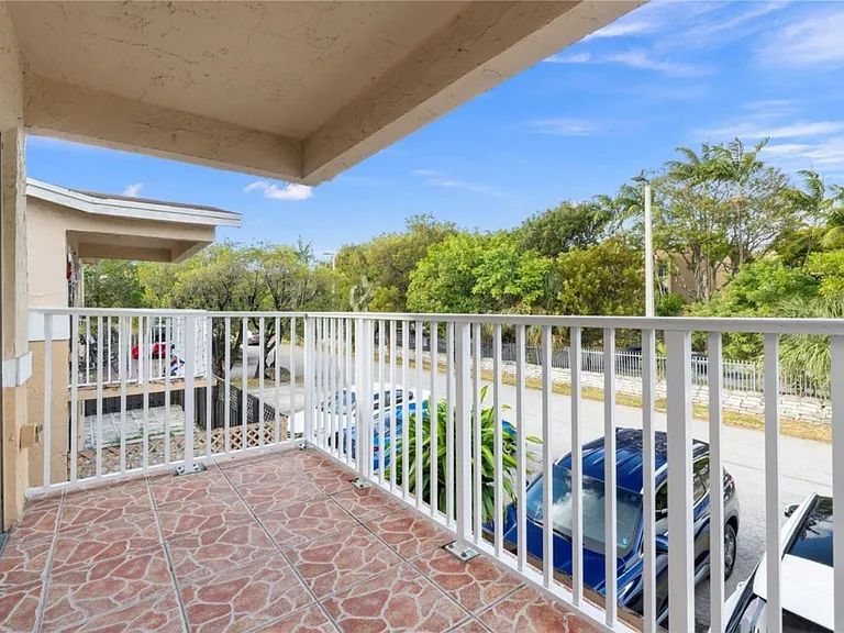 4650 NW 79th Ave #2H — Photo 9