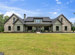 392 Georgian Pines Dr, Senoia, GA 30276