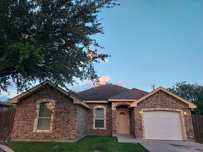 204 N Camino Real St — Photo 11