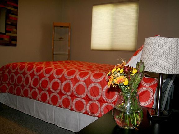 3rd image of 1920 Vassar Dr NE APT 6