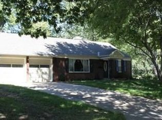 7578 High Dr, Prairie Village, KS 66208