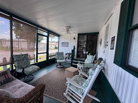 4th image of 713 Magnolia Ln