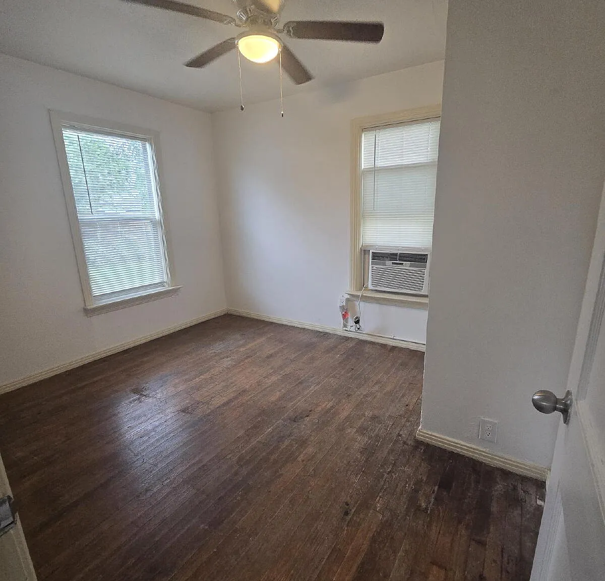 2 bed, 1.0 bath, 568 sqft, $1,200 — Photo 4