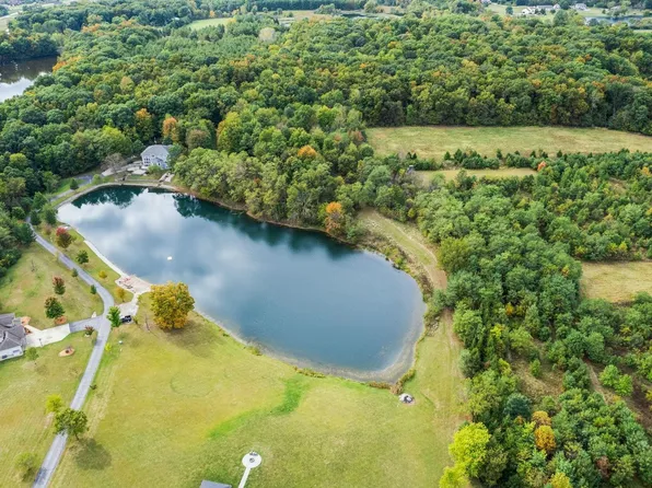 18015 McNabb Rd, Spencerville, IN 46788