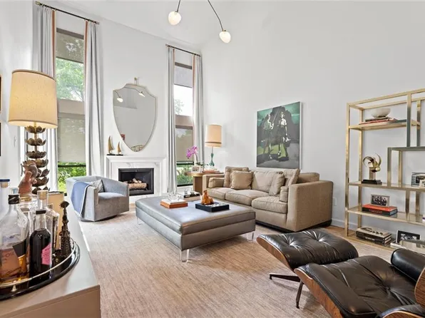 6212 Ash St, Mission, KS 66205