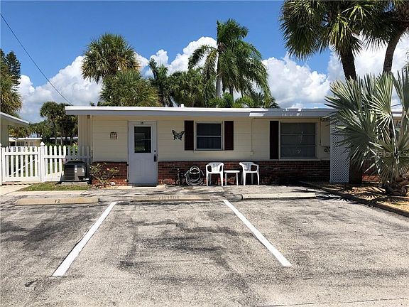 2nd image of 1385 Gulf Blvd APT 15