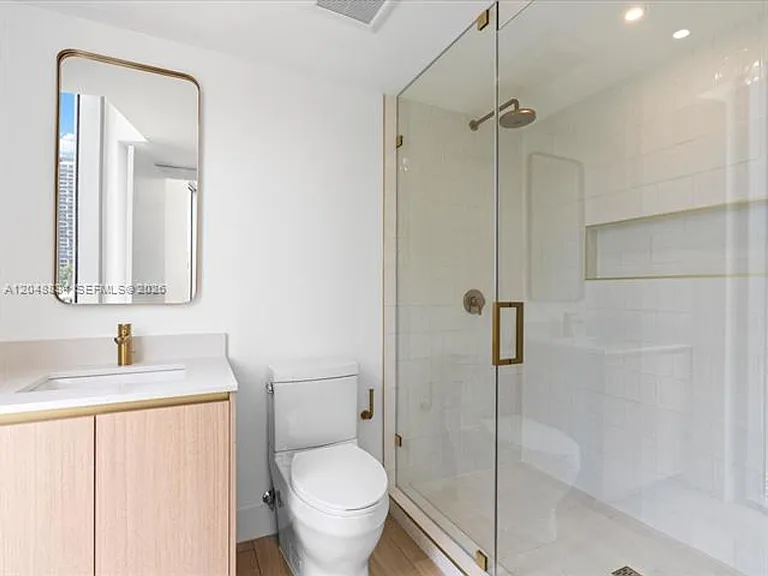 90 NE 32nd St #CU-901 — Photo 23