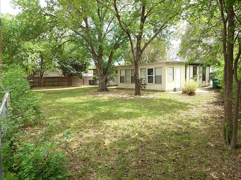 203 Haverford Dr — Photo 21