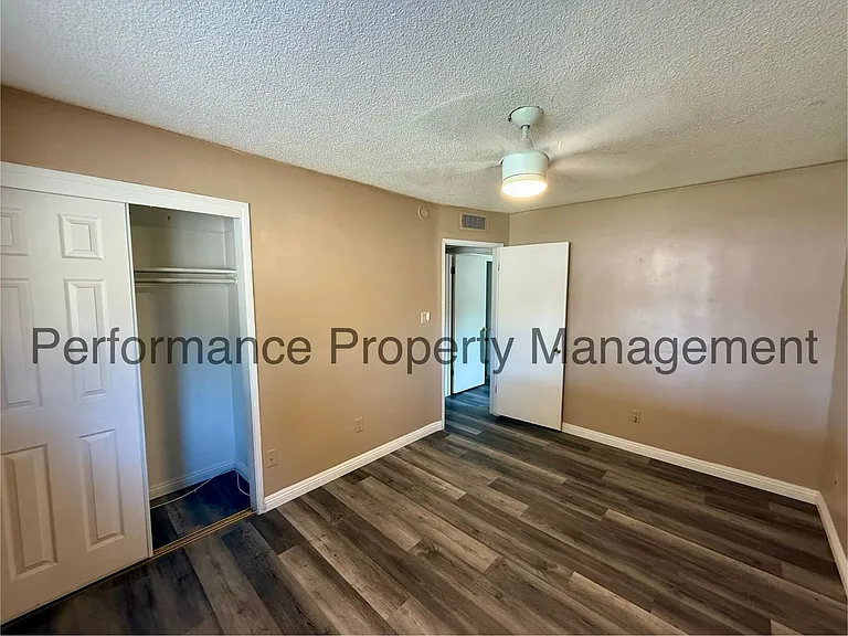 5424 Le Conte Ave — Photo 9