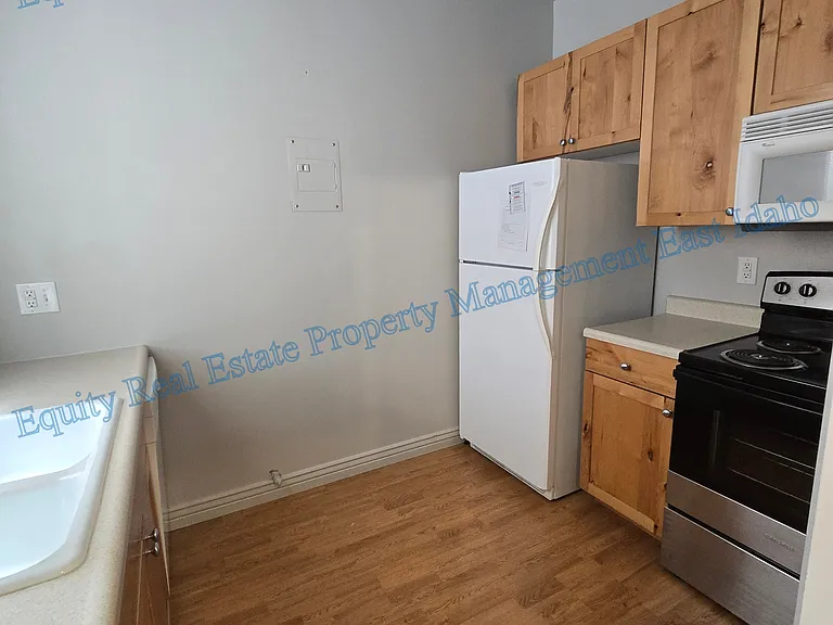 416 W Lewis St #114 — Photo 9