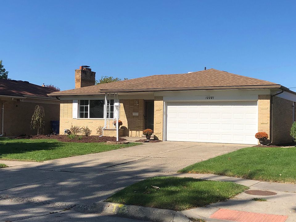 Front View of Home 1