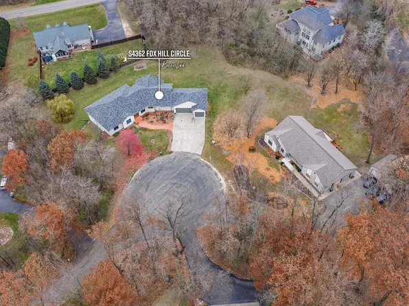 S4362 Fox Hill Cir, Baraboo, WI 53913