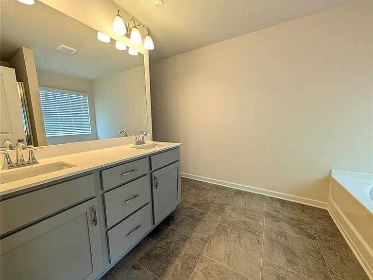 1354 Willow Brook Cir — Photo 13