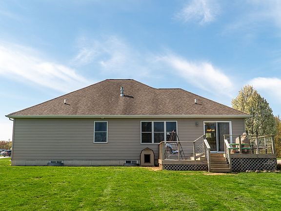 4th image of 1510 Berkshire Ct W