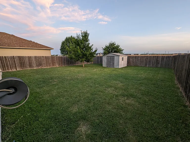18105 Maxa Dr — Photo 8