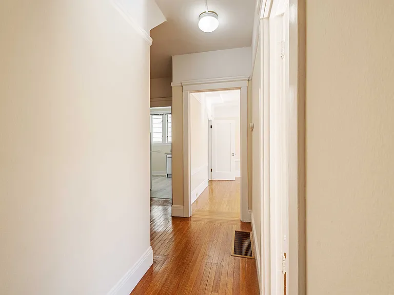 1586 Chestnut St — Photo 5