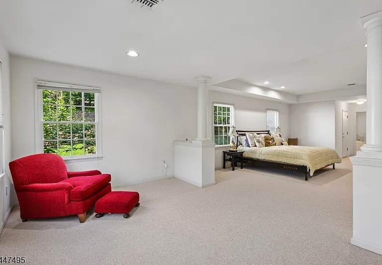 8 Pring Ct — Photo 21