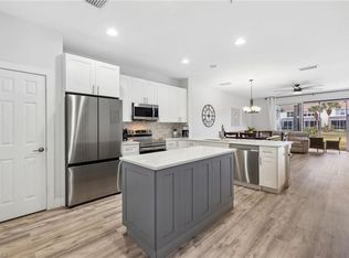 949 Hampton Cir #111, Naples, FL 34105