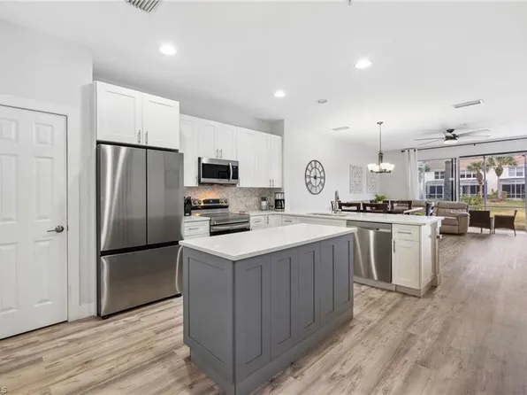 949 Hampton CIR #111, NAPLES, FL 34105
