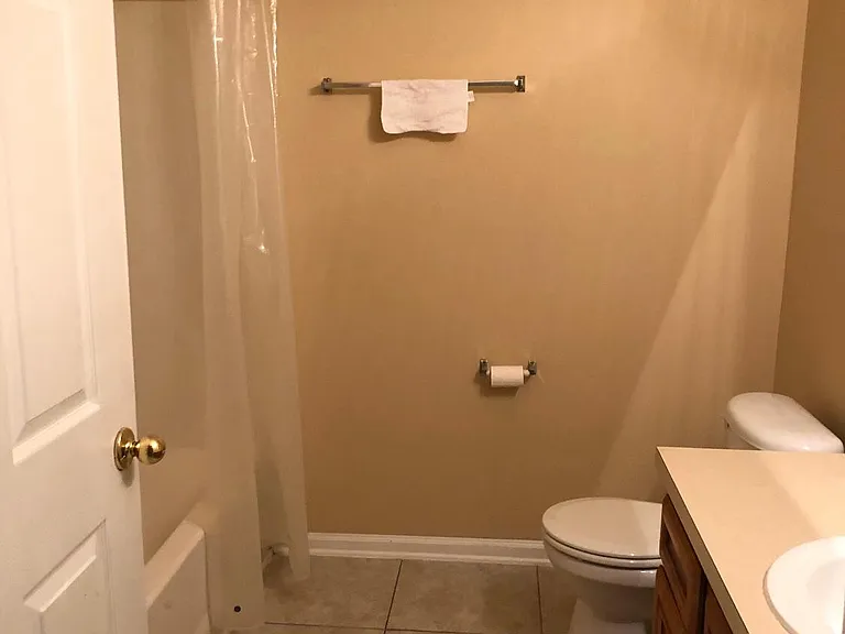 8210 Green Parrot Rd — Photo 3
