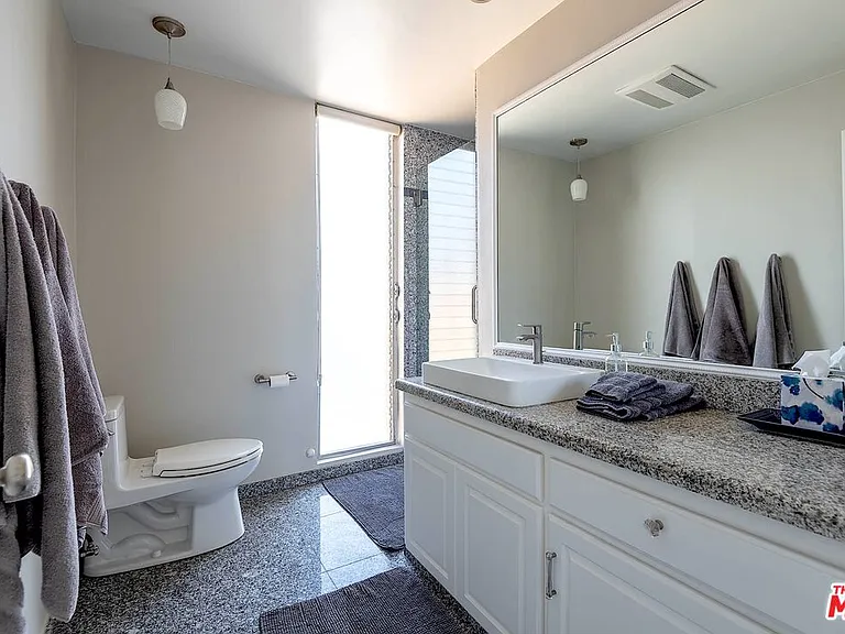 18065 Coastline Dr #4 — Photo 17